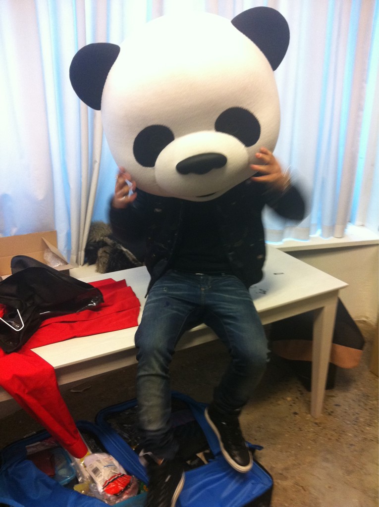 Big bang Taeyang sbio a su twitter unas fotos de oso Ft8tl