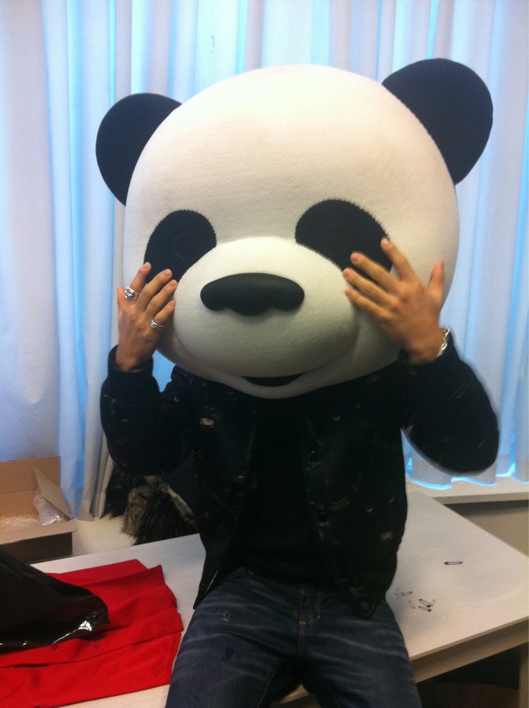 Big bang Taeyang sbio a su twitter unas fotos de oso Jujm
